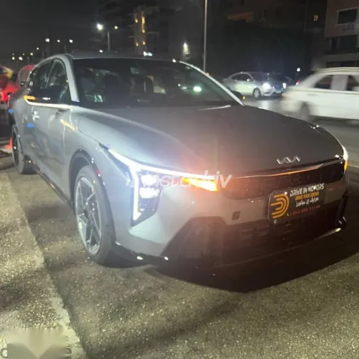 كيا كي 4 2026 فضي جديدة للبيع - 3