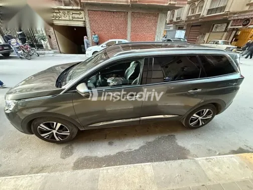 Peugeot 5008 2020 Green Used for Sale - 2
