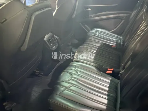 Peugeot 5008 2020 Green Used for Sale - 9