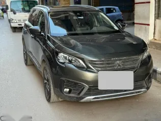 بيجو 5008 2020 أخضر مستعملة للبيع