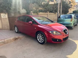 سيات ليون 2010 أحمر مستعملة للبيع