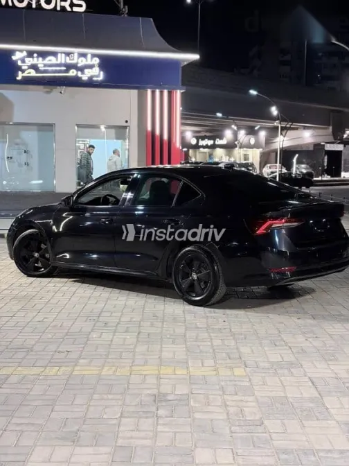 سكودا اوكتافيا 2021 أسود مستعملة للبيع - 4