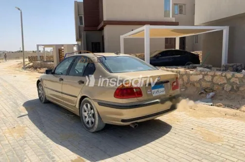BMW 318 2001 Gold Used for Sale - 2