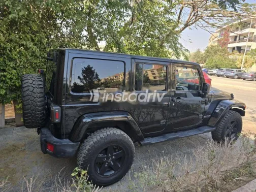 جيب رانجلر 2012 أسود مستعملة للبيع - 2