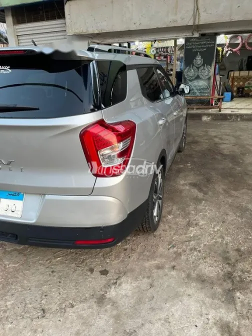 Ssang Yong Tivoli XLV 2019 White Used for Sale - 5
