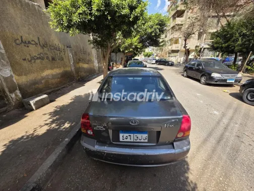 هيونداي فيرنا 2013 فضي مستعملة للبيع - 3