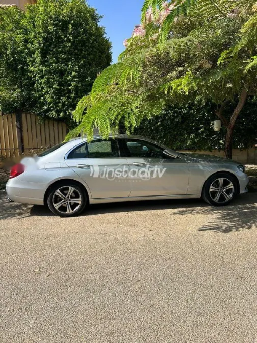 Mercedes E 180 2018 Silver Used for Sale - 5