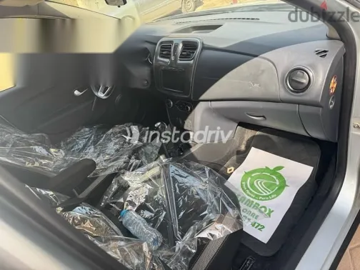 Renault Sandero 2022 Silver Used for Sale - 3