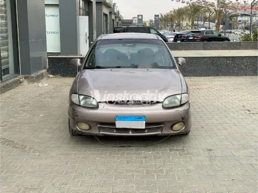 هيونداي اكسنت RB 2000 رمادي مستعملة للبيع - 1