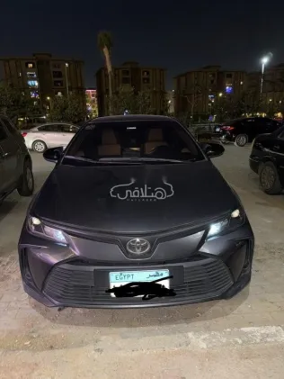 تويوتا كورولا 2022 رمادي مستعملة للبيع