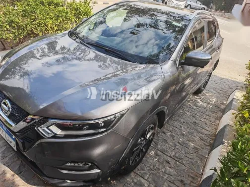 Nissan Qashqai 2019 Gray Used for Sale - 1