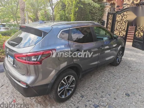 Nissan Qashqai 2019 Gray Used for Sale - 4