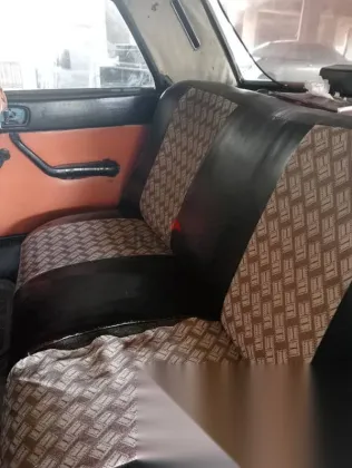 بيجو 304 1975 أخضر مستعملة للبيع