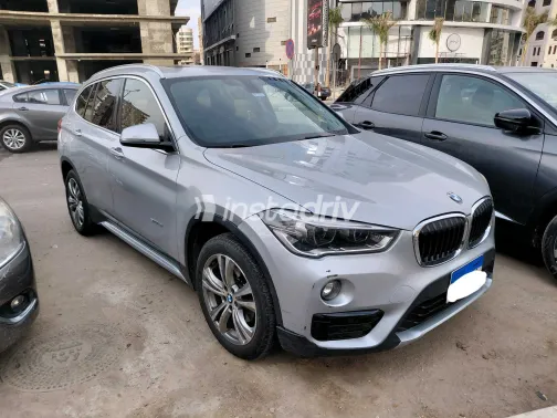 بي ام دبليو X1 2017 أبيض مستعملة للبيع - 1