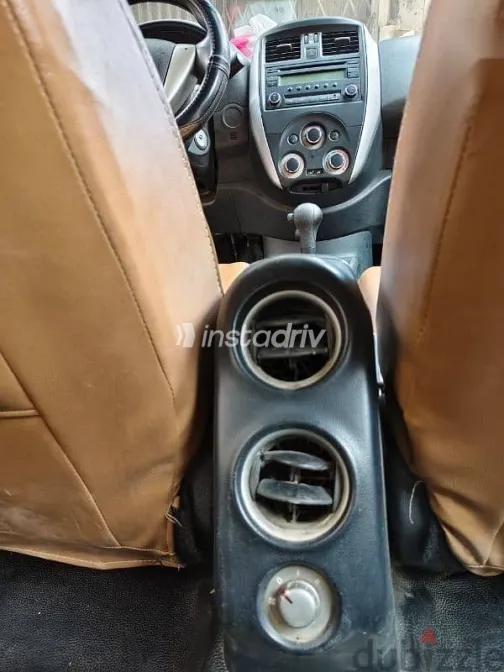 نيسان صنى 2018 ذهبي مستعملة للبيع - 6