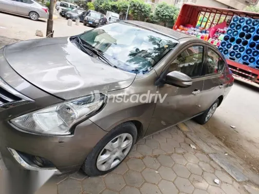 نيسان صنى 2018 ذهبي مستعملة للبيع - 7