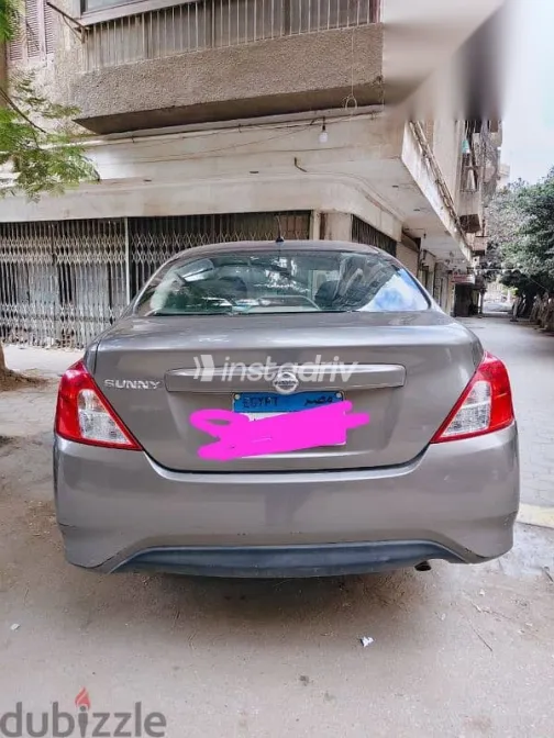 نيسان صنى 2018 ذهبي مستعملة للبيع - 9