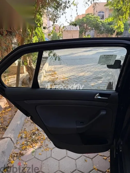 فولكس فاغن جيتا 2007 أسود مستعملة للبيع - 5