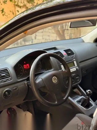 فولكس فاغن جيتا 2007 أسود مستعملة للبيع