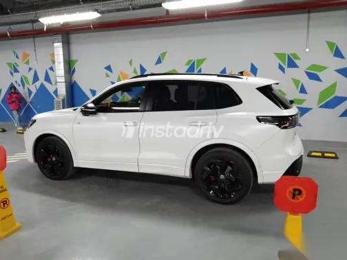 فولكس فاغن تيجون 2025 أبيض مستعملة للبيع - 3