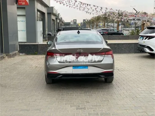 Hyundai Elantra 2022 Gray Used for Sale - 4