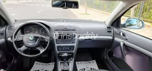 سكودا فانتازيا 2013 فضي مستعملة للبيع - 5