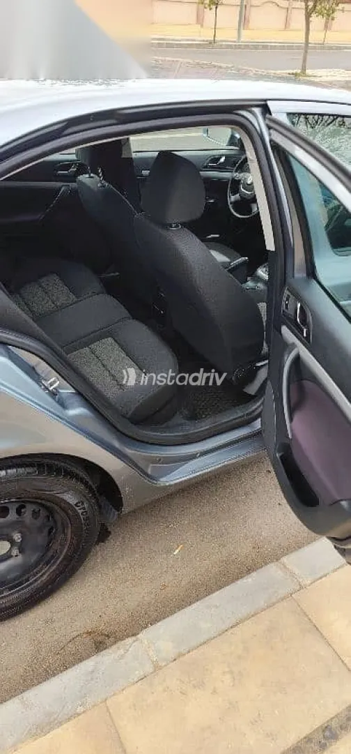 سكودا فانتازيا 2013 فضي مستعملة للبيع - 6