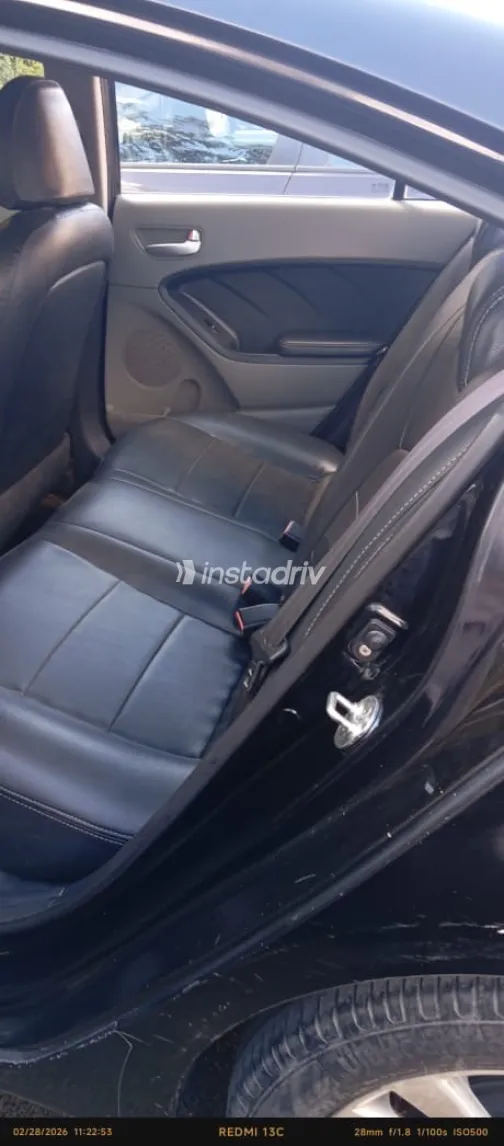 كيا سيراتو 2016 أبيض مستعملة للبيع - 3