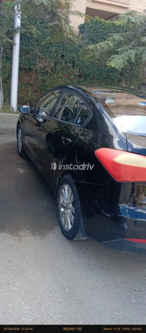 كيا سيراتو 2016 أبيض مستعملة للبيع - 8