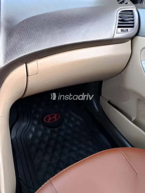 Hyundai Accent 2011 Black Used for Sale - 4