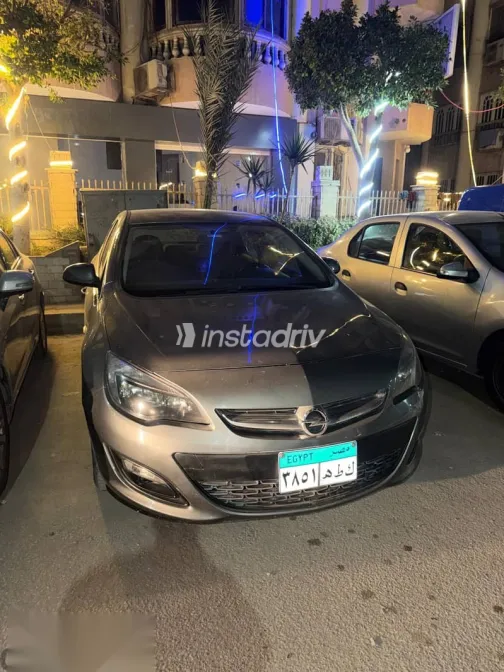 اوبل أسترا 2020 بيج مستعملة للبيع - 1