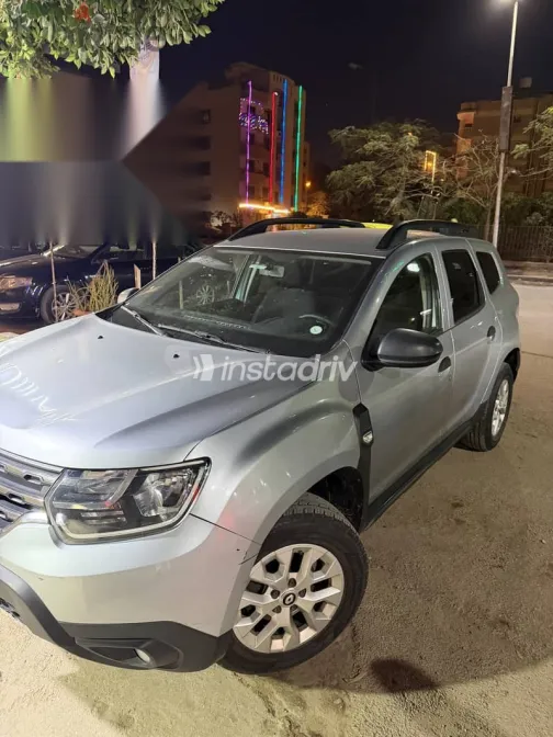 رينو داستر 2022 فضي مستعملة للبيع - 3