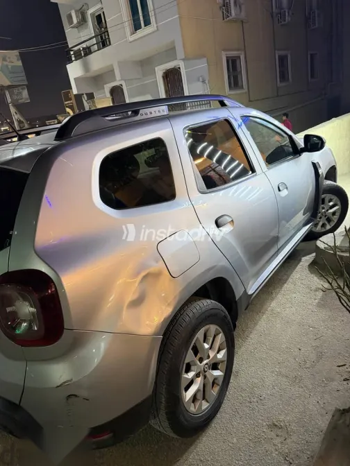 رينو داستر 2022 فضي مستعملة للبيع - 4