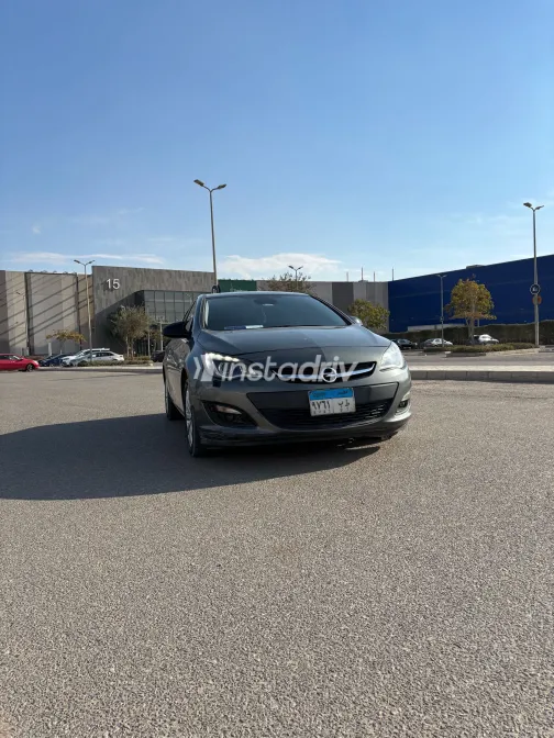 اوبل أسترا 2017 أبيض مستعملة للبيع - 4