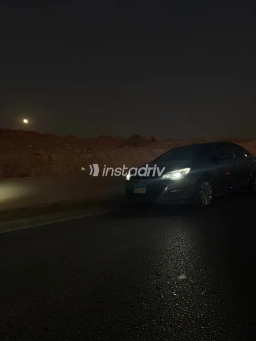 اوبل أسترا 2017 أبيض مستعملة للبيع - 9