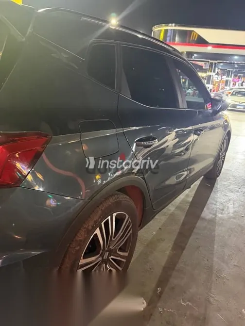 سيات ارونا 2022 رمادي مستعملة للبيع - 5