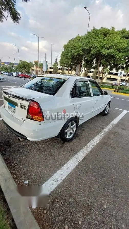 هيونداي فيرنا 2015 أبيض مستعملة للبيع - 6