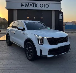 كيا سورينتو 2024 أبيض مستعملة للبيع