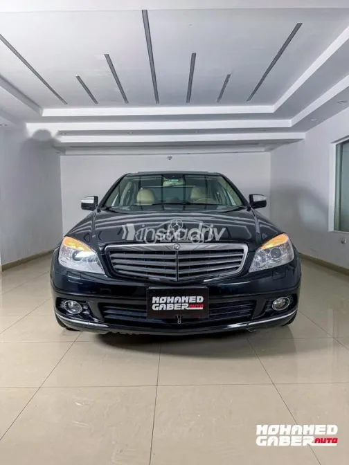 مرسيدس C 200 2008 أسود مستعملة للبيع - 1
