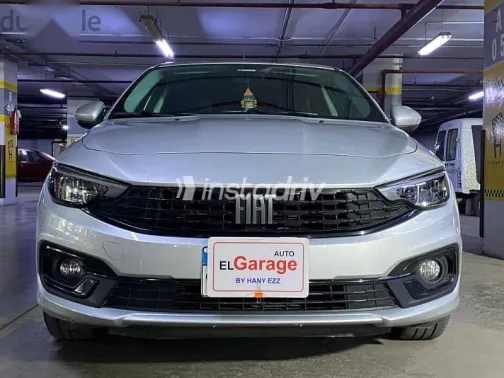 Fiat Tipo 2024 Silver Used for Sale - 1