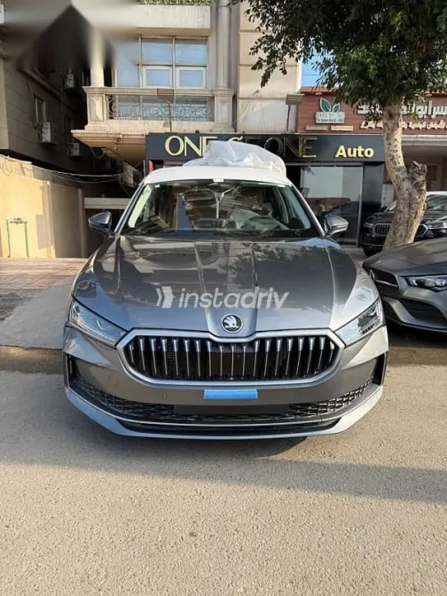سكودا سوبيرب 2026 رمادي جديدة للبيع - 2
