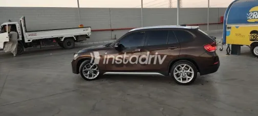 بي ام دبليو X1 2013 برونزي مستعملة للبيع - 2