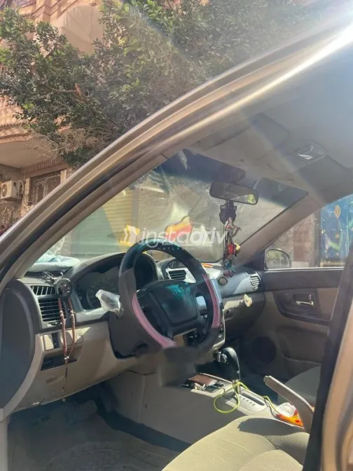 كيا سيراتو 2006 ذهبي مستعملة للبيع - 3