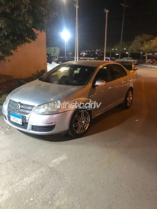 فولكس فاغن جيتا 2011 فضي مستعملة للبيع - 1