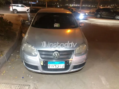 فولكس فاغن جيتا 2011 فضي مستعملة للبيع - 2