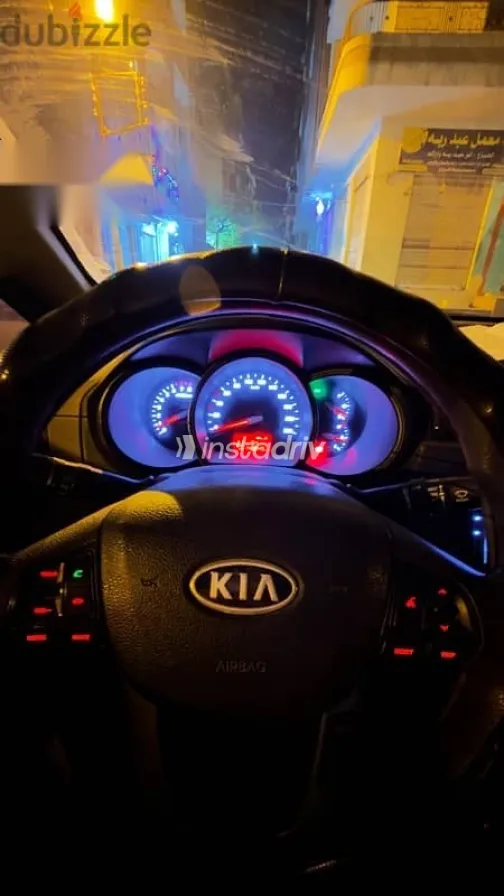 كيا ريو 2012 فضي مستعملة للبيع - 3