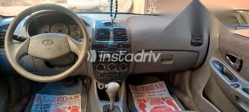 هيونداي فيرنا 2015 رمادي مستعملة للبيع - 2