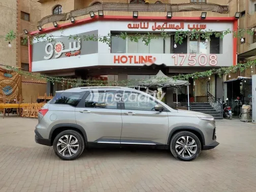 Chevrolet Captiva 2025 Gray Used for Sale - 3