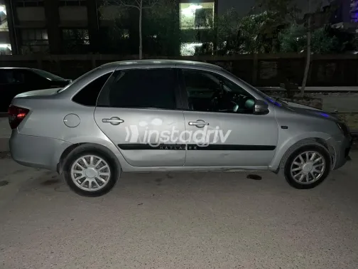 لادا جرانتا 2015 فضي مستعملة للبيع - 2