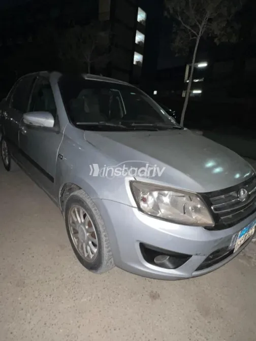 لادا جرانتا 2015 فضي مستعملة للبيع - 4